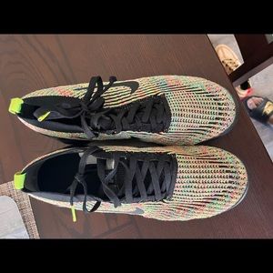 Nike vapor max shoes are in great condition